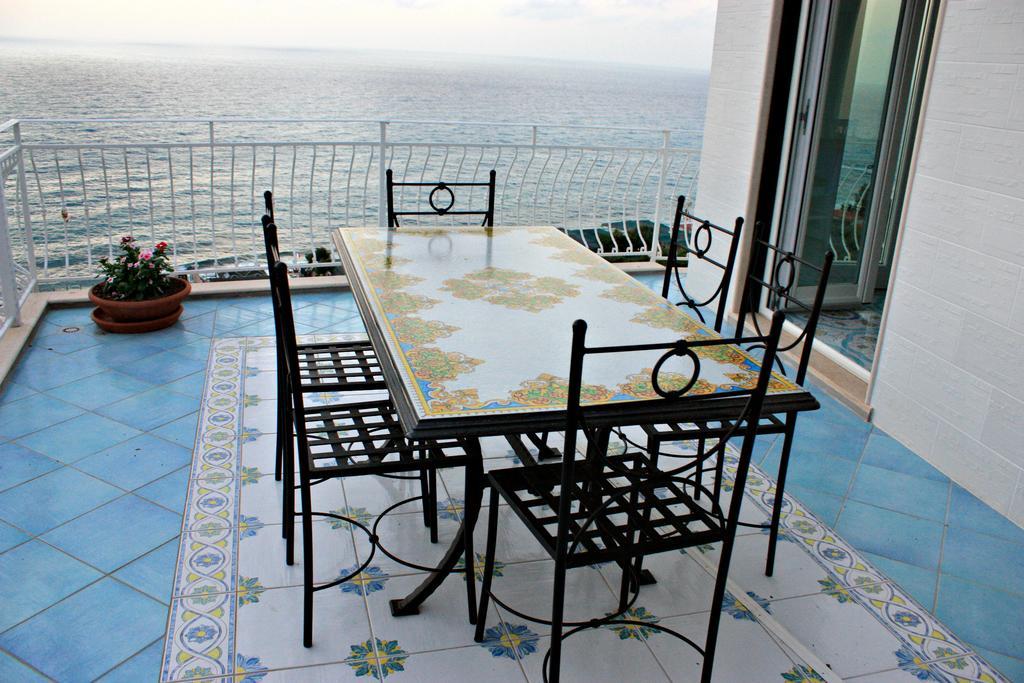 Bella Tropea Suite 객실 사진